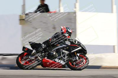 media/Dec-01-2025-Moto Forza (Mon) [[2daa91e15f]]/2-Intermediate Group/Session 2 Turn 9 Entry/